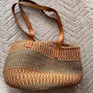 Woven shoulder bag